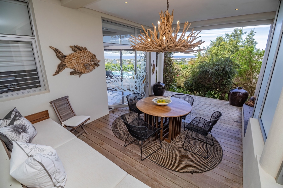 4 Bedroom Property for Sale in Whale Rock Western Cape